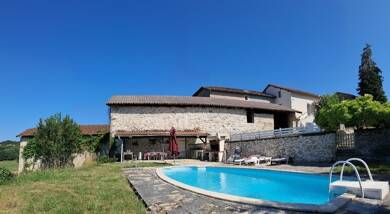 Maison à vendre 210 000 € 3 pièces 2 chambres 175 m² 916 m² de terrain Maurs 15600