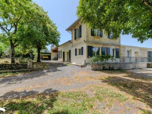 Maison à vendre 420 001 € 8 pièces 6 chambres 220 m² 2 189 m² de terrain Saint-Germain-du-Puch 33750