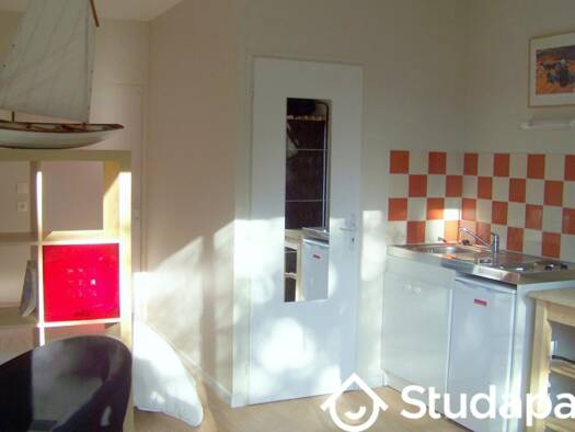 Appartement à louer 600 € 1 pièce 20 m² RDC disponible dès maintenant Trentemoult-Les Isles Rezé 44400