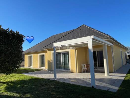 Maison de plain-pied à vendre 346 500 € 4 pièces 3 chambres 144 m² 745 m² de terrain Oloron-Sainte-Marie 64400