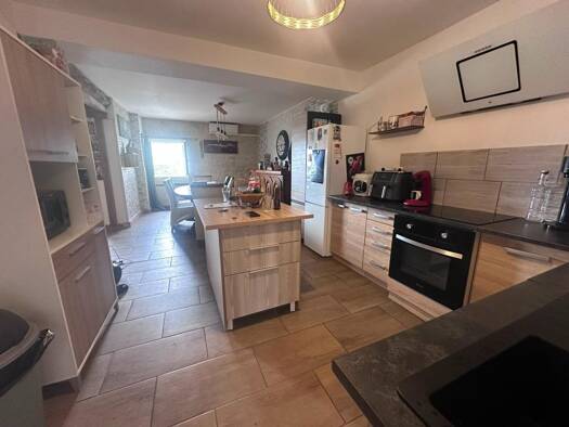 Maison à vendre 198 500 € 4 pièces 3 chambres 133 m² 1 163 m² de terrain Savigny-en-Véron 37420