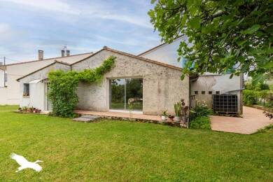 Maison à vendre 220 920 € 5 pièces 3 chambres 115 m² 1 168 m² de terrain Nord Soyaux 16800