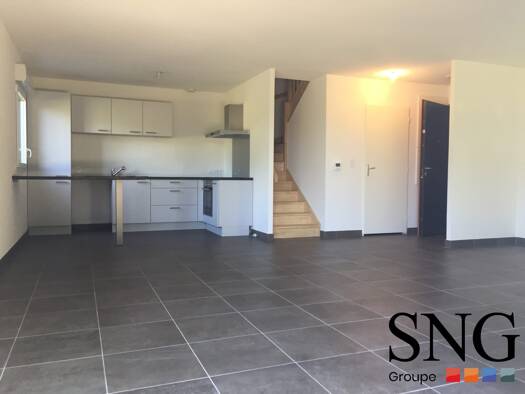 Duplex à louer 1 057 € 4 pièces 3 chambres 94,1 m² RDC Pin-Balma 31130