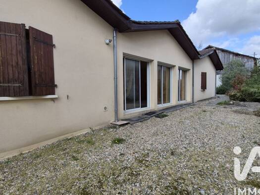 Maison de plain-pied à vendre 156 000 € 4 pièces 2 chambres 118 m² 379 m² de terrain Castillon-la-Bataille 33350