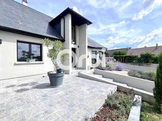 Maison à vendre 599 900 € 5 pièces 4 chambres 258 m² 3 900 m² de terrain Homblières 02720