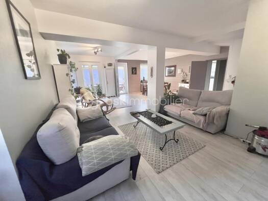 Maison à vendre 459 000 € 9 pièces 7 chambres 262 m² 2 341 m² de terrain Saint-Martin-de-la-Porte 73140