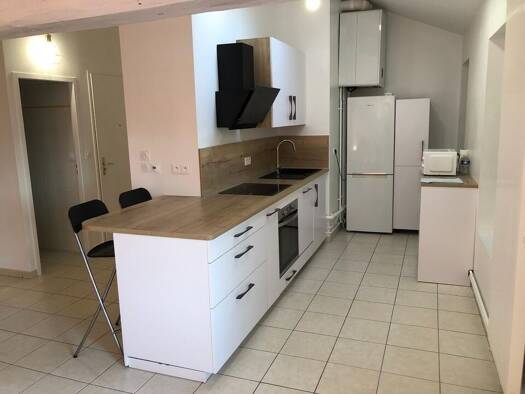 Appartement à louer 1 142 € 4 pièces 3 chambres 94 m² Les-Collines Vienne 38200