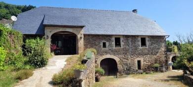Maison à vendre 762 120 € 10 pièces 8 chambres 276 m² 11 784 m² de terrain Laval de Cere 46130
