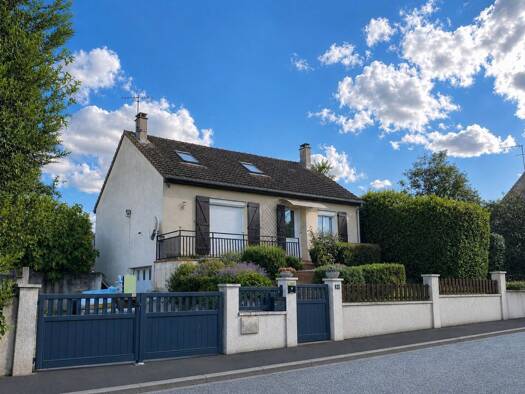 Maison à vendre 138 000 € 5 pièces 4 chambres 118 m² 642 m² de terrain Fresnay-sur-Sarthe 72130