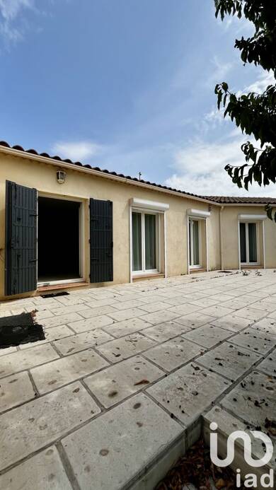 Maison de plain-pied à vendre 419 000 € 4 pièces 1 chambre 153 m² 784 m² de terrain Montfavet Pericentre Avignon 84000