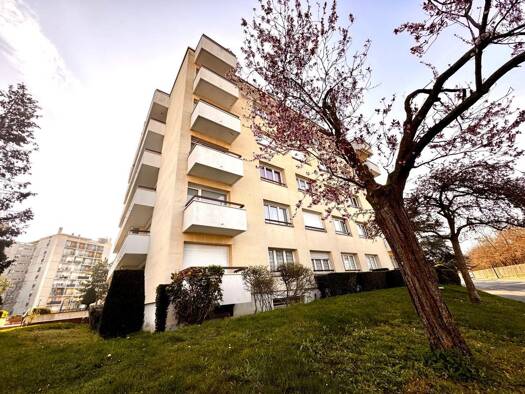 Appartement à vendre 170 000 € 4 pièces 2 chambres 89,7 m² 6 étages Chemin Vert-Europe Reims 51100