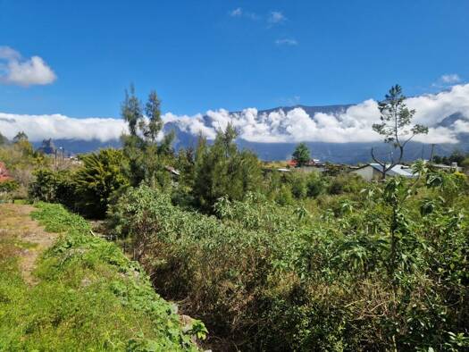 Terrain constructible à vendre 246 600 € 2 895 m² de terrain Cilaos 97413