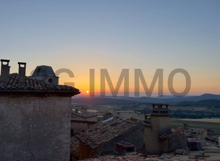 Maison à vendre 399 000 € 6 pièces 4<br/>chambres 144 m²<br/>superficie Simiane-la-Rotonde 04150