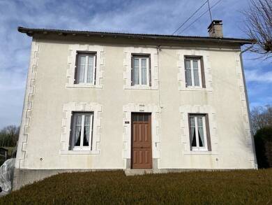 Maison à vendre 79 560 € 3 pièces 2 chambres 76 m² 988 m² de terrain Champniers et Reilhac 24360