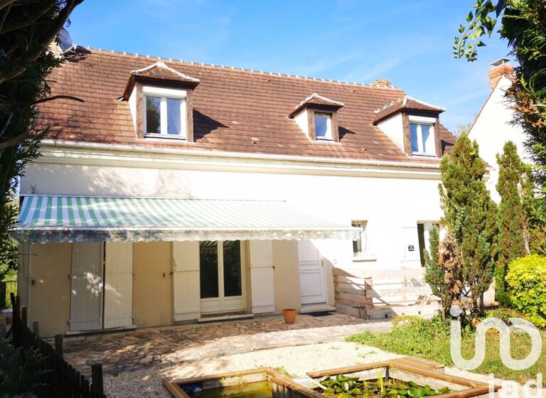 Appartement à louer 1 300 € 3 pièces 2<br/>chambres 62 m²<br/>superficie 1/2<br/>étage Jardiniers Senlis 60300