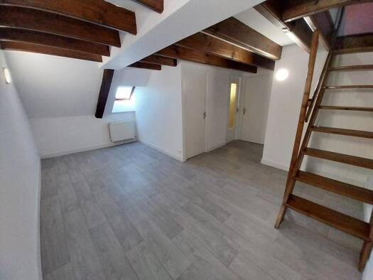Duplex à louer 410 € 2 pièces 1 chambre 34,8 m² 3ème étage Nord Saint-Yrieix-la-Perche 87500