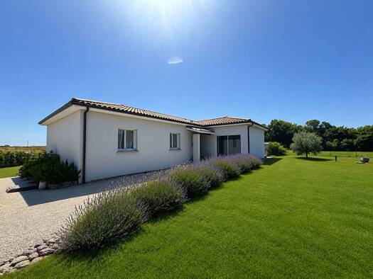 Maison de plain-pied à vendre - Première occupation 297 800 € 5 pièces 4 chambres 131 m² 1 698 m² de terrain Cauzac 47470