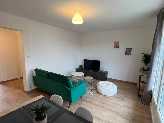 Appartement à louer 714 € 2 pièces 40 m² Vénissieux 69200