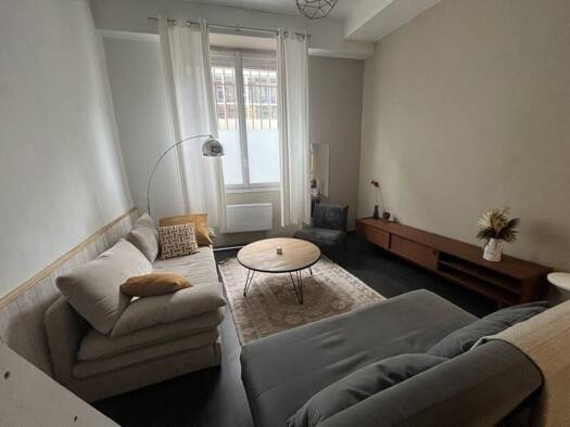 Appartement à louer 709 € 1 pièce 27,9 m² RDC Le Busca Toulouse 31400