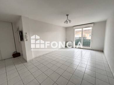 Appartement à louer 600 € 3 pièces 2 chambres 64,5 m² Dernier étage, Étage 1/1 Marsac-sur-l'Isle 24430