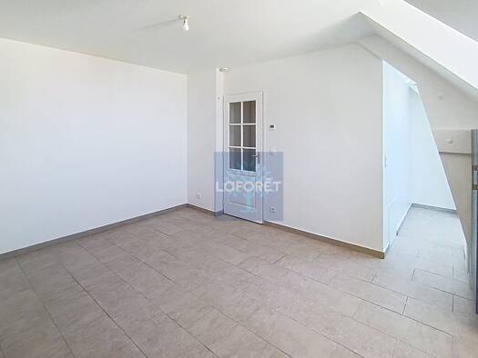 Appartement à louer 735 € 2 pièces 1 chambre 31 m² Étage 2/2 Luzarches 95270