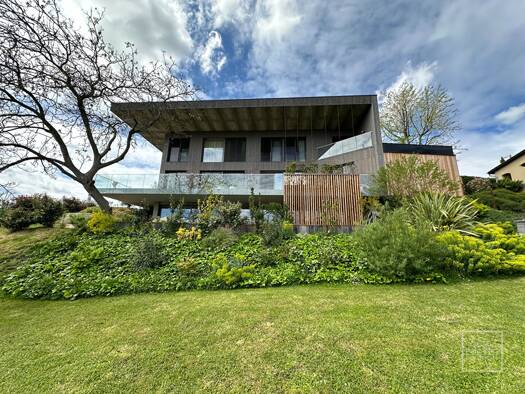 Maison à vendre - Première occupation 1 690 000 € 7 pièces 5 chambres 360 m² 1 000 m² de terrain Centre et Sud Est Saint-Didier-au-Mont-d'Or 69370