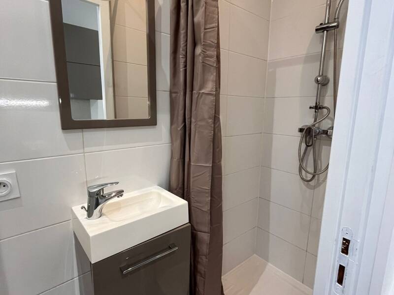 Maison à louer, 12m², PARIS 18E