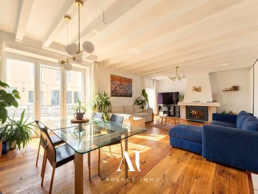 Maison à vendre 460 000 € 6 pièces 4 chambres 132,6 m² Centre Gex 01170