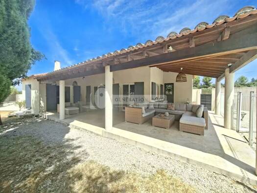Maison de plain-pied à vendre 549 000 € 5 pièces 4 chambres 134,38 m² Fontvieille 13990