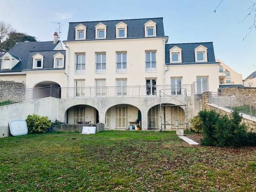 Appartement à louer 690 € 3 pièces 2 chambres 67 m² RDC/2 Cabochon Quiniere Blois 41000