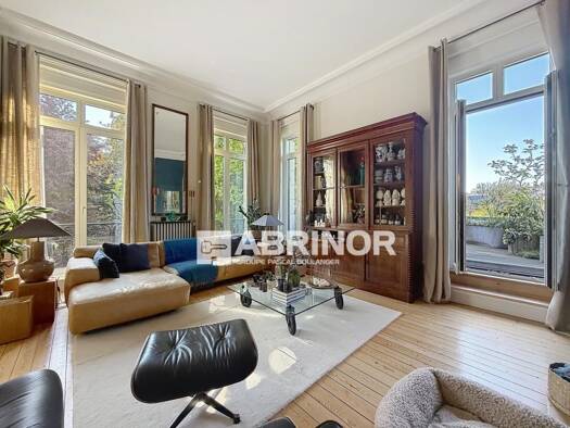 Appartement à vendre 535 000 € 6 pièces 5 chambres 214 m² Étage 1/2 Edouard Vaillant-Vauban-Barbieux Roubaix 59100