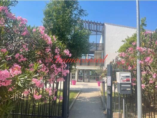 Appartement à vendre 224 000 € 2 pièces 2 chambres 44 m² RDC/2 Saint Mitre les Granettes Pey Blanc Aix-en-Provence 13090
