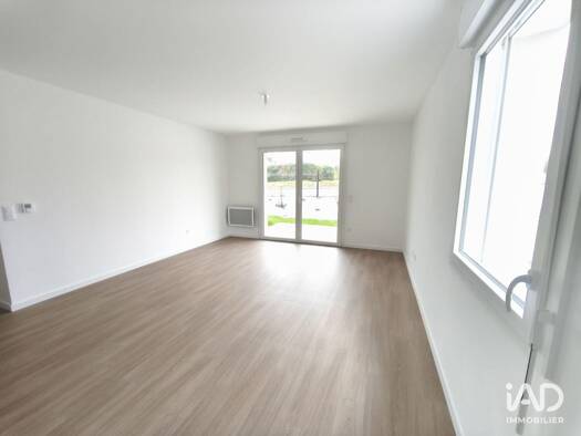 Appartement à louer 721 € 3 pièces 2 chambres 64 m² RDC L'Huisserie 53970