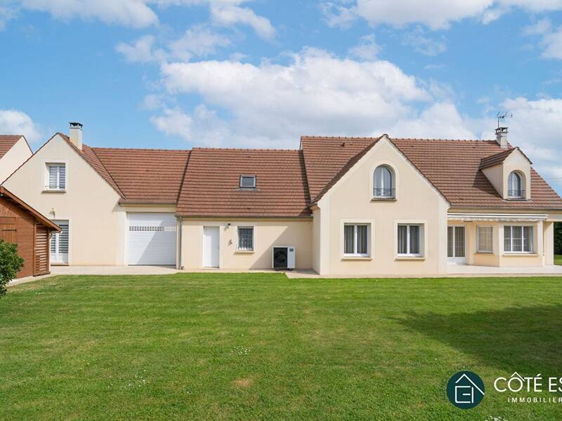 Maison à vendre, 325m², PRESLES EN BRIE