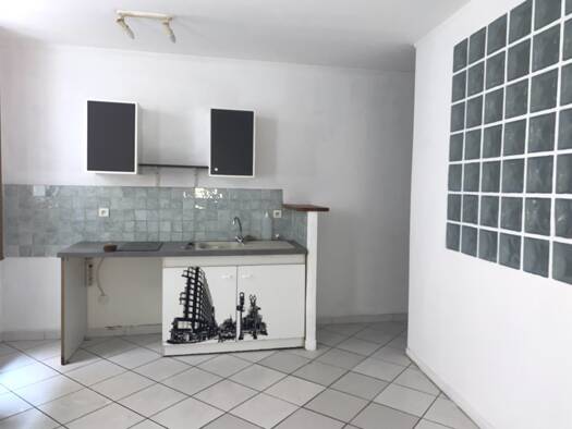 Appartement à louer 490 € 1 pièce 35 m² Étage 1/4 Centre Ancien Draguignan 83300