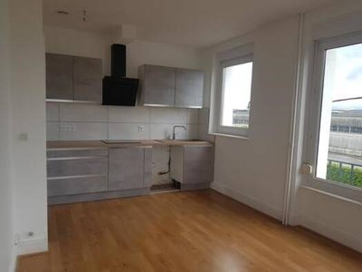 Appartement à louer 687 € 3 pièces 2 chambres 70 m² Étage 1/2 Noidans les Vesoul 70000