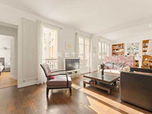 Appartement à vendre 1 170 000 € 4 pièces 2 chambres 94,8 m² Étage 2/6 Les Halles Paris 1er arrondissement 75001