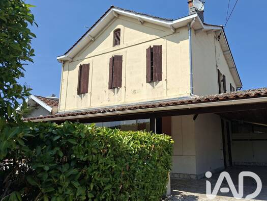 Maison à vendre 199 000 € 8 pièces 5 chambres 190 m² 309 m² de terrain Centre Coutras 33230