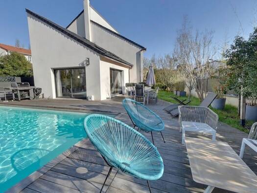Maison à vendre 1 270 000 € 8 pièces 6 chambres 212 m² 489 m² de terrain Pepiniere Bry-sur-Marne 94360