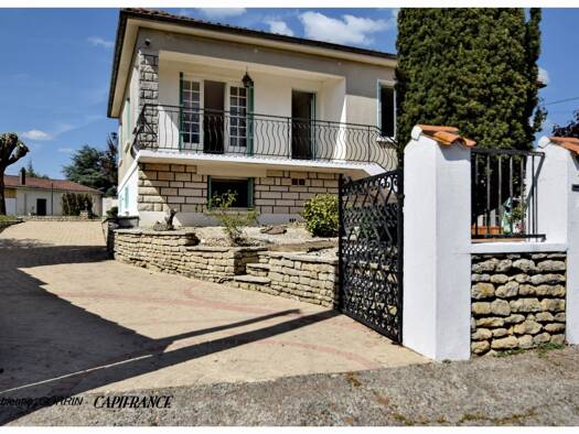 Maison à vendre 180 000 € 5 pièces 3 chambres 150 m² 1 048 m² de terrain Aigondigné 79370
