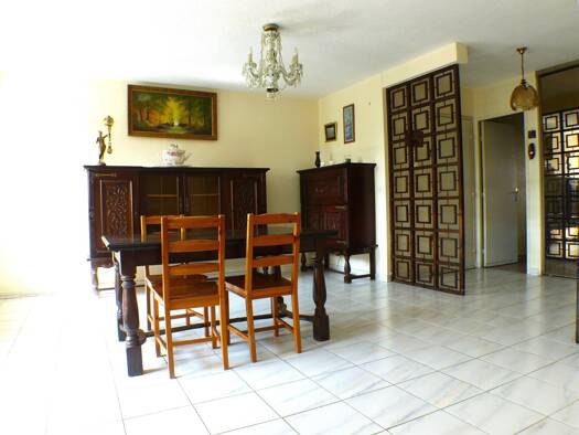 Appartement à vendre 259 000 € 5 pièces 4 chambres 94 m² Étage 2/7 La Pomme Marseille 11ème 13011