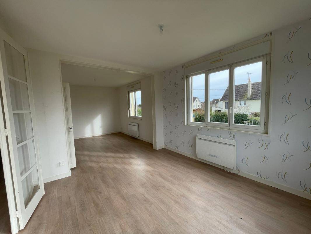 Maison à vendre, 68m², SAINT COSME EN VAIRAIS