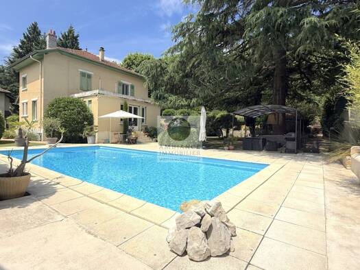 Maison à vendre 560 000 € 9 pièces 6 chambres 174 m² 1 172 m² de terrain La Voulte sur Rhone 07800