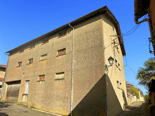 Immeuble à vendre 45 000 € 500 m² Bassoues 32320