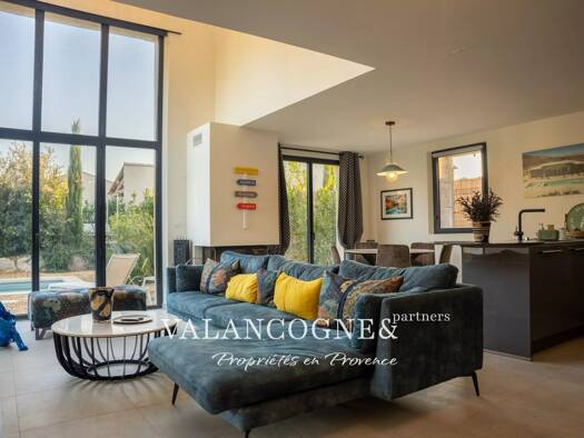 Maison à vendre 1 474 000 € 4 pièces 3 chambres 100 m² 354 m² de terrain Eygalières 13810