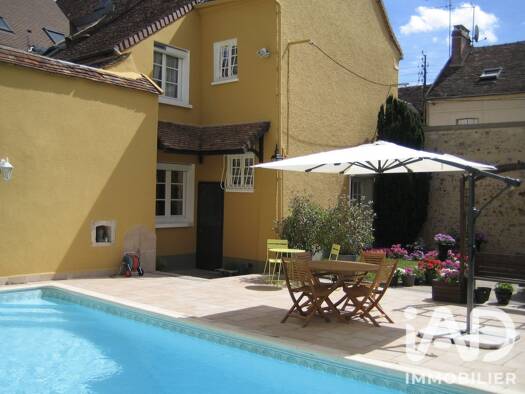 Maison à vendre 430 000 € 9 pièces 3 chambres 205 m² 297 m² de terrain Briand Leclerc Sens 89100