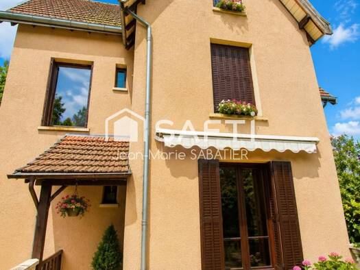 Maison à vendre 149 000 € 7 pièces 3 chambres 112 m² 2 706 m² de terrain Vernassal 43270