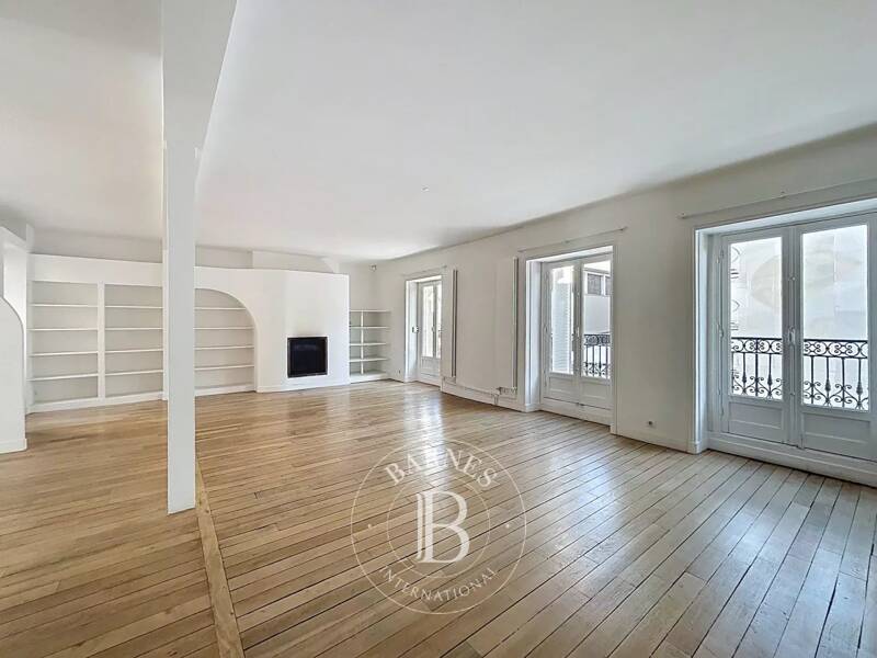 Maison à louer, 228m², PARIS 16E