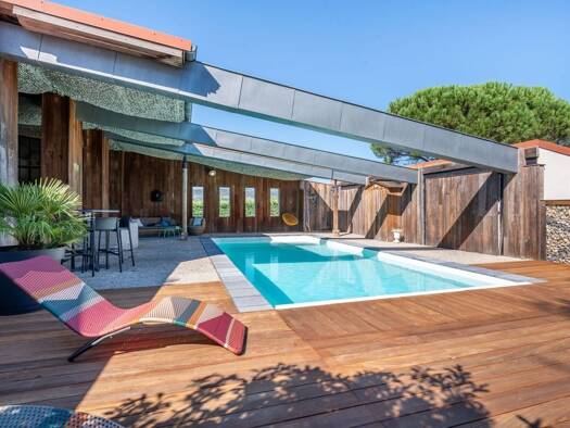 Villa à louer - Neuf 5 000 € 12 pièces 6 chambres 350 m² 3 000 m² de terrain Brindas 69126