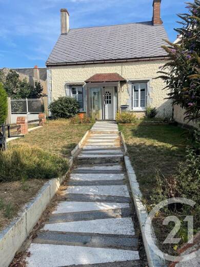 Maison de plain-pied à louer 764 € 3 pièces 2 chambres 65,5 m² 411 m² de terrain St Denis de l Hotel 45550